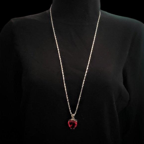 Stunning Ruby Red Glass Heart On 925 Marked Basket Setting - Picture 4 of 14